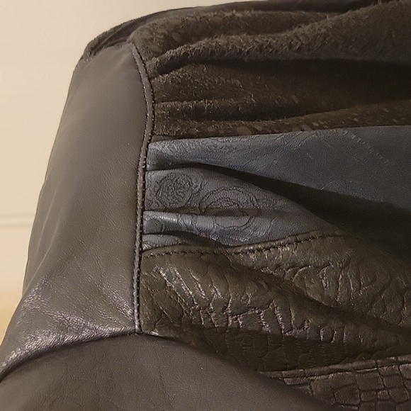 Beautiful Sz Sm Gray and Black patchwork Leather jacket. The details are amazing - Picture 6 of 9